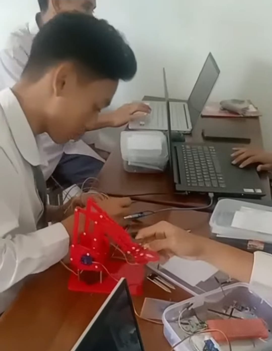 Praktek Robotik dengan uno